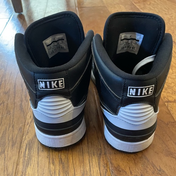 Jordan 1 Retro 86 - Picture 4 of 6